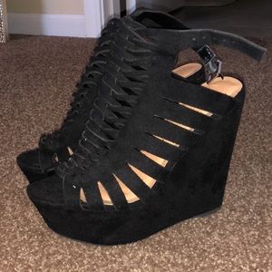 Black Wedges